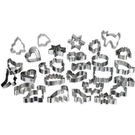 Verschiedene ausgestochene Plätzchenformen