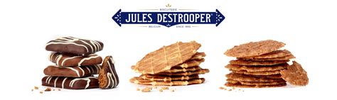 Verschiedene belgische Waffeln und Kekse von JULES DESTROOPER auf einer Etagere