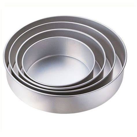 Verschiedene runde Tortenbackformen aus Aluminium