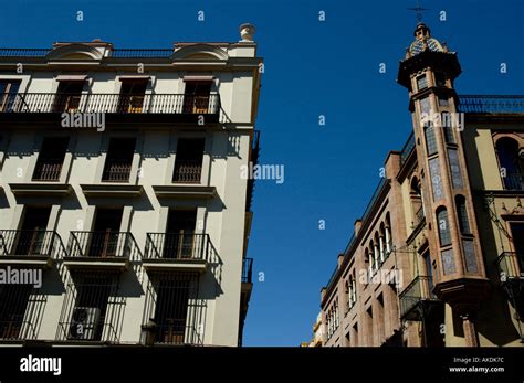 Verschiedene traditionelle und moderne Marzipanprodukte in Spanien