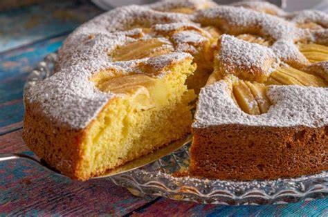 Versunkener Apfelkuchen mit Puderzucker