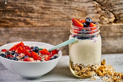 Verwendungsmöglichkeiten von Hagebuttenpulver in Smoothies, Joghurt und Müsli