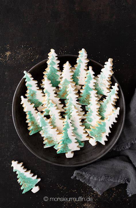 Verzierte Tannenbaum-Plätzchen als Geschenk oder Anhänger