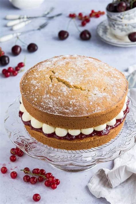 Victoria Sponge Cake vegan