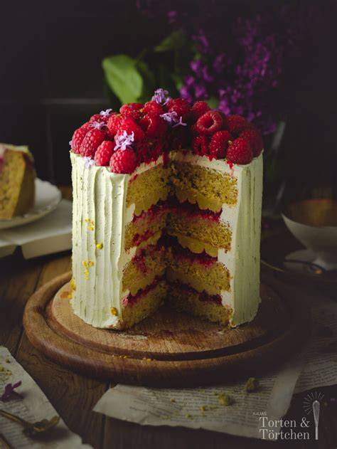 Vielfalt: Himbeeren, Mango, Heidelbeeren für Ganache