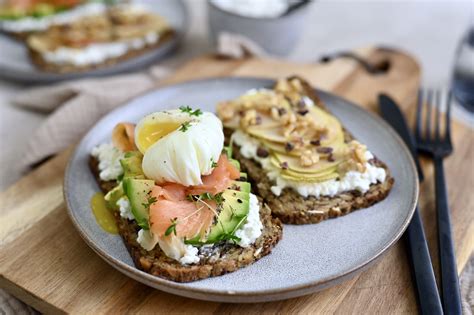 Vielfalt an Keksen mit körnigem Frischkäse