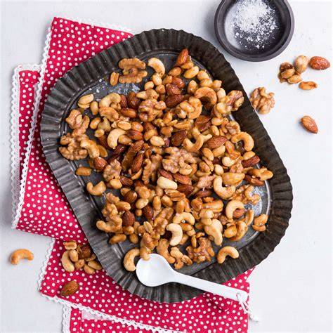 Vielseitige Anwendungen: karamellisierte Nüsse, Zwiebeln, Obst und Sirup in der Küche