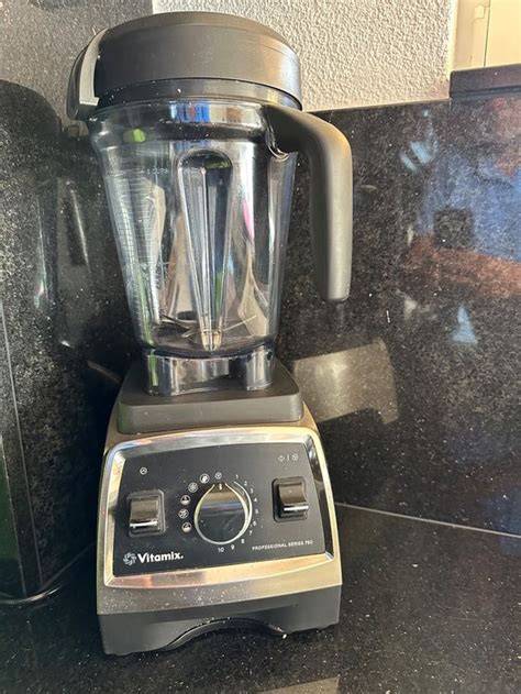 Vitamix Professional Series 750 auf der Küchenarbeitsplatte
