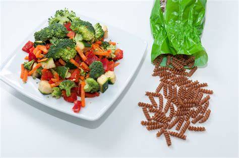 Vollkorn- und Linsenpasta nahaufnahme