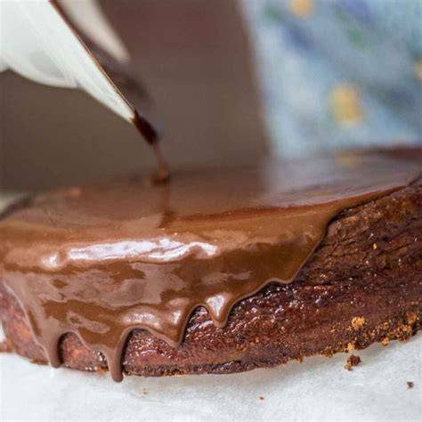 Vorbereitung Torte für Schokoglasur