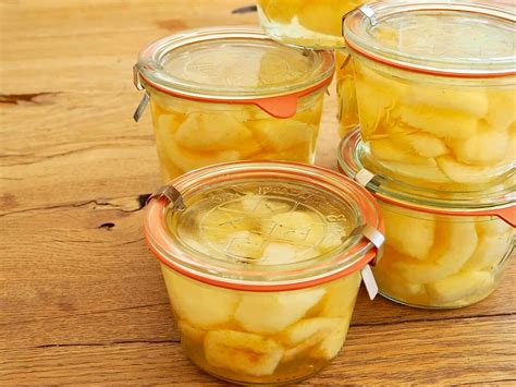 Vorbereitung von Birnen für Marmelade oder Kompott