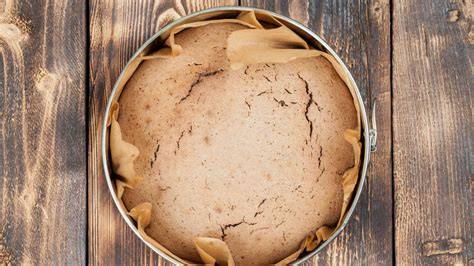 Vorher-Nachher: Eingefallener Kuchen mit reparierter Oberfläche