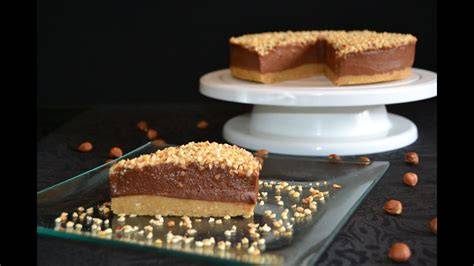 Vorher-Nachher: Vom schlichten Boden zur fertig dekorierten Nutella-Torte