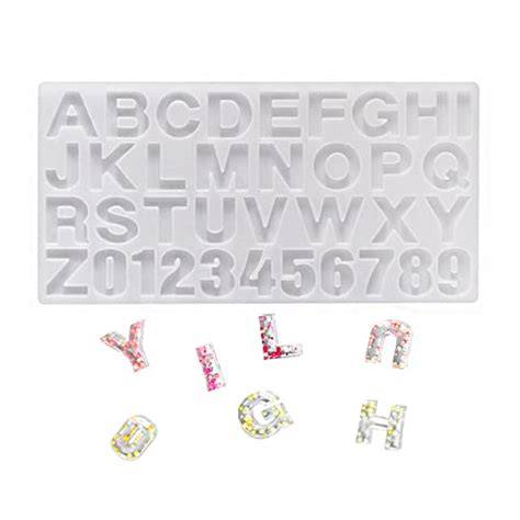 Vorlagensammlung für Puderzuckermuster: Buchstaben, Zahlen, Ornamente