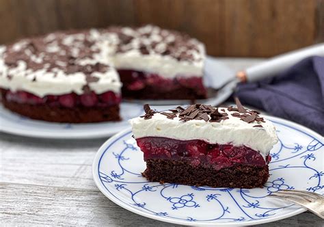 Vorschläge: Schwarzwälder Kirsch, Schoko-Sahne, Wintertorte mit Zimtcreme