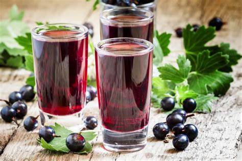 Vorteile von Johannisbeersaft: Vitaminbombe, Sommergetränk, vielseitig verwendbar