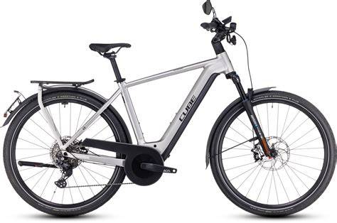 Würfelförmiges Design und Edelstahlaufbau der Cube 750