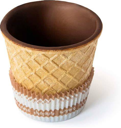 Waffelbecher mit Schokolade