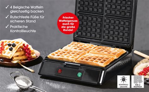 Waffeleisen mit backenden belgischen Waffeln