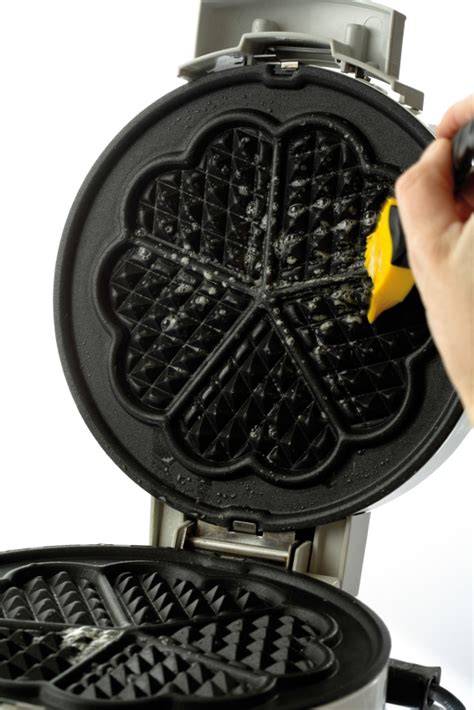 Waffeleisen richtig einfetten