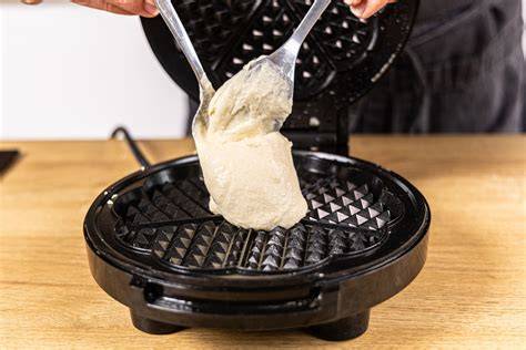 Waffeln im Waffeleisen ausbacken