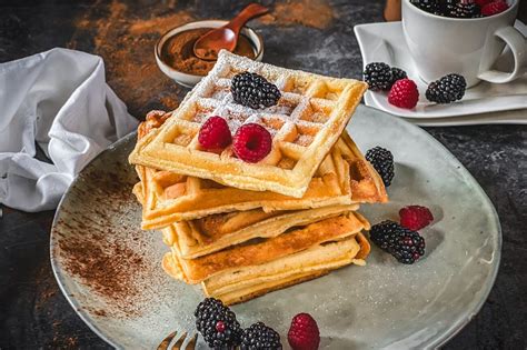 Waffeln zum Warmhalten im Backofen auf einem Blech