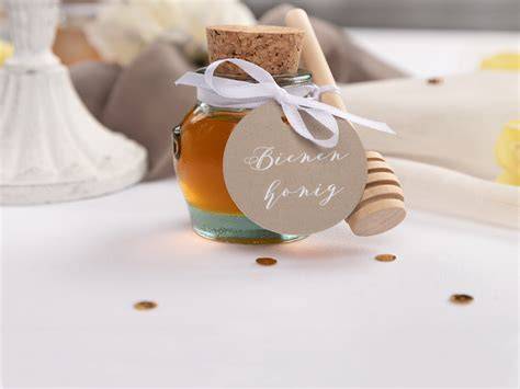 Walnuesse_mit_Honig_als_Geschenk