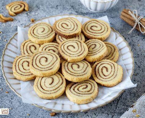 Walnuss-Krokant-Torte in Schneckenform