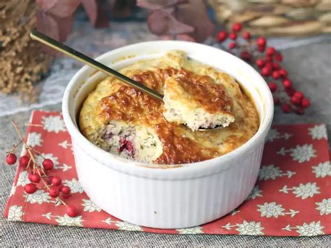 Warmer More Protein Pudding mit roten Früchten