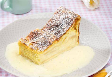 Warmer Topfenstrudel mit Vanillesauce