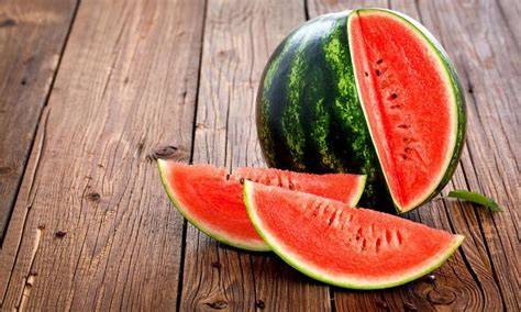 Wassermelone aufgeschnitten, saftiges Fruchtfleisch