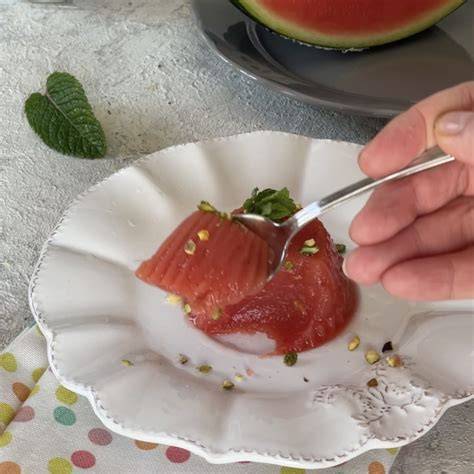 Wassermelonen-Gelee in Scheiben, angeschnitten