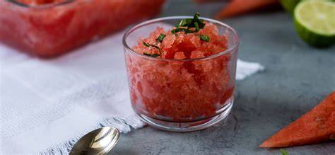 Wassermelonen-Granita: Umrühren mit Gabel