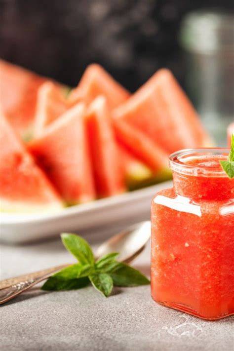 Wassermelonengelee mit Früchten
