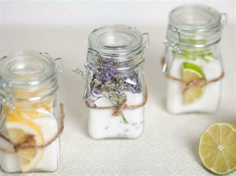 Weckgläser mit Schleifen als Gastgeschenk - Dessert to go