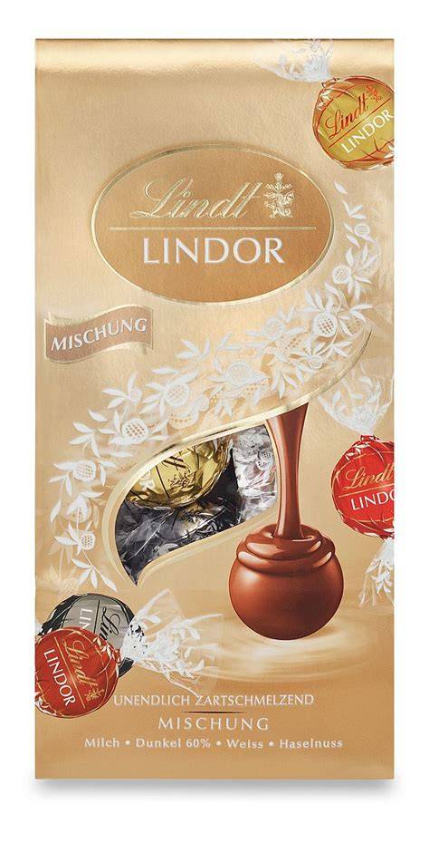 Weiße Lindt Lindor Kugeln und Tafeln im Sortiment