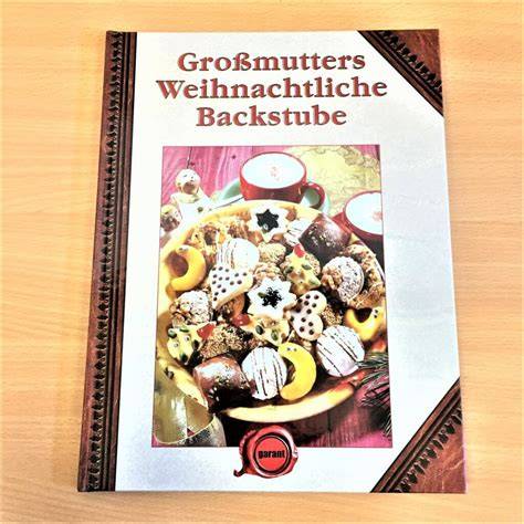 Weihnachtliche Backstube mit Lebkuchenglocke und fertigen Lebkuchen