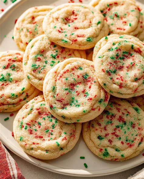 Weihnachtliche Cremekekse mit Dekor