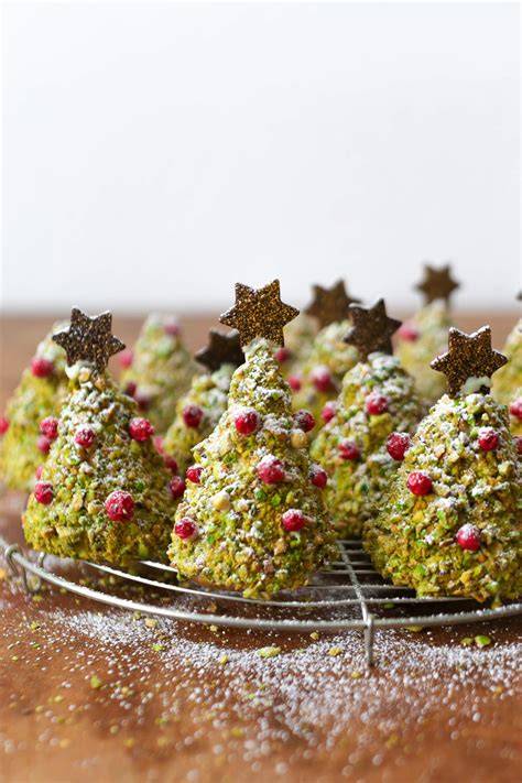 Weihnachtliche Keksvielfalt in der Küche