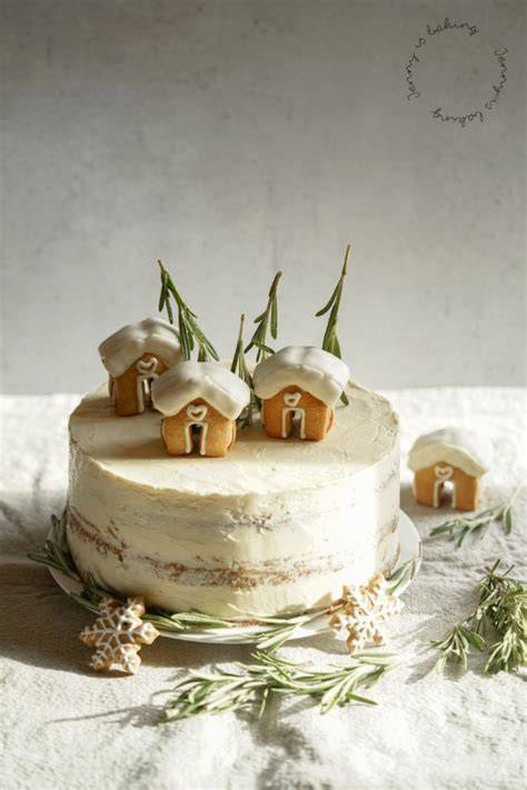 Weihnachtliche Tortendeko: Rosmarin-Schnee und Zimtstern-Schablone