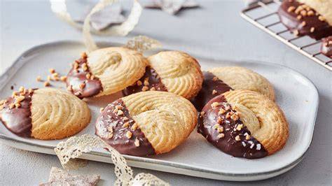 Weihnachtliche Variationen von Puddingplätzchen (Herzen & gefüllt)