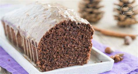 Weihnachtliche Zutaten und Gewürze für Schoko Gewürzkuchen