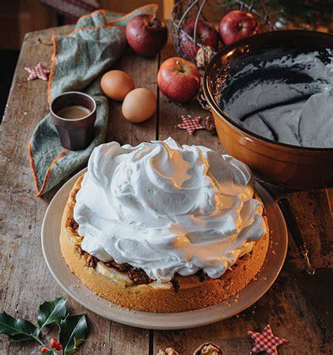 Weihnachtlicher Käsekuchen mit Baiserhaube
