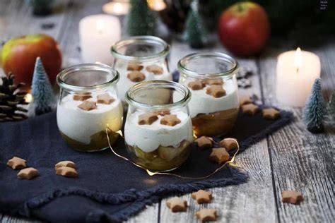 Weihnachtliches Parfait im Glas