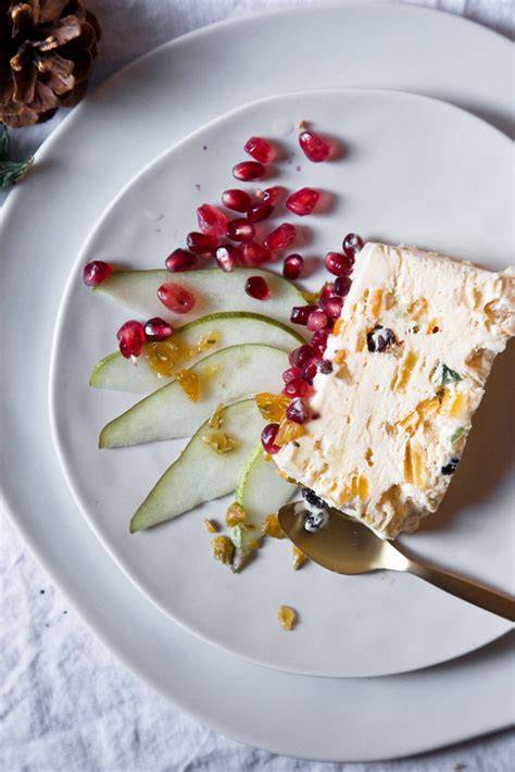 Weihnachtliches Parfait in Sternform