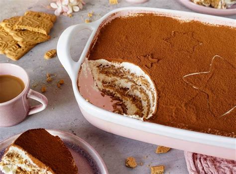 Weihnachtliches Tiramisu mit Spekulatius und Früchten