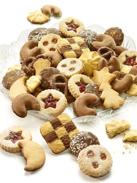 Weihnachtsgebäck-Teller mit verschiedenen Lebkuchensorten