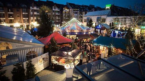Weihnachtsmarkt Langenfeld mit Torten und Süßspeisen