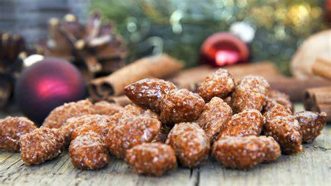 Weihnachtsmarkt mit gebrannten Mandeln