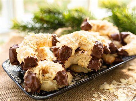 Weihnachtsteller mit italienischem Mandel-, Zitronen- und Schokoladengebäck